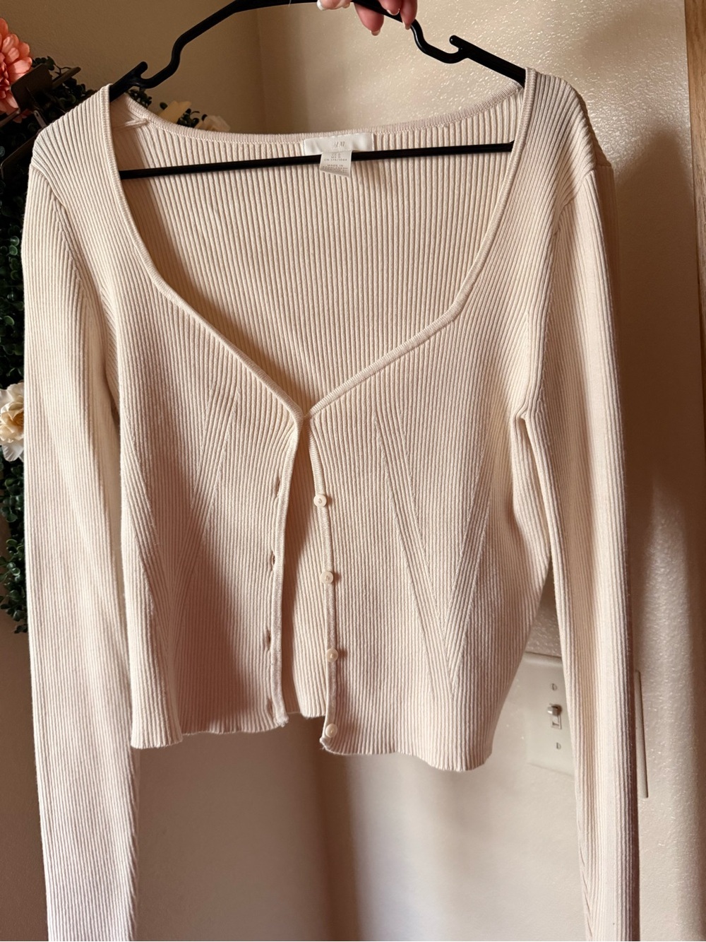 H&M Cream Ribbed Button-Front V-Neck Cardigan